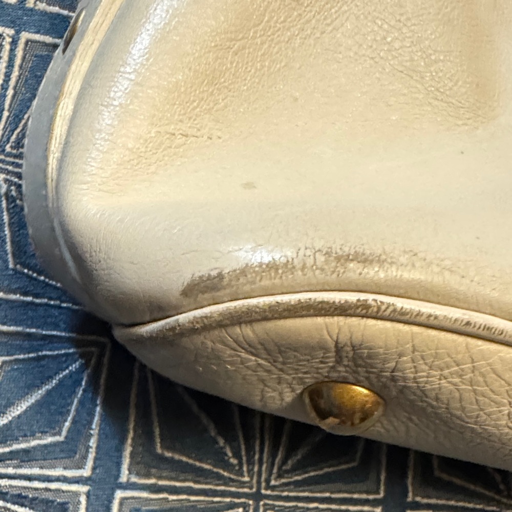 YSL Muse - Elegant White Leather Handbag - Picture 5 of 6